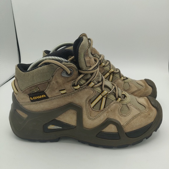 lowa bora gtx qc